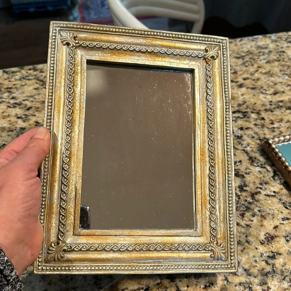 Small mirror 🪞